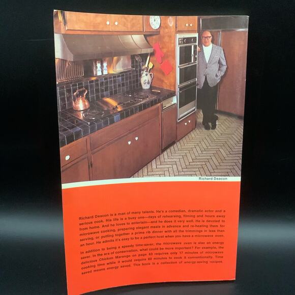 Vintage 1974 Richard Deacon's Microwave Oven Cookbook Paperback Book - Picture 2 of 8